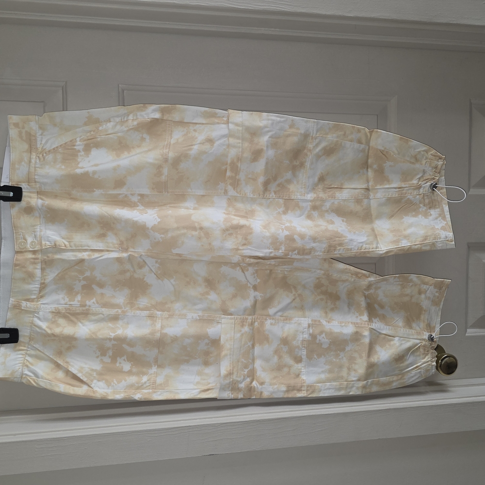Tie-Dye Jogger Pants in Cream and Tan